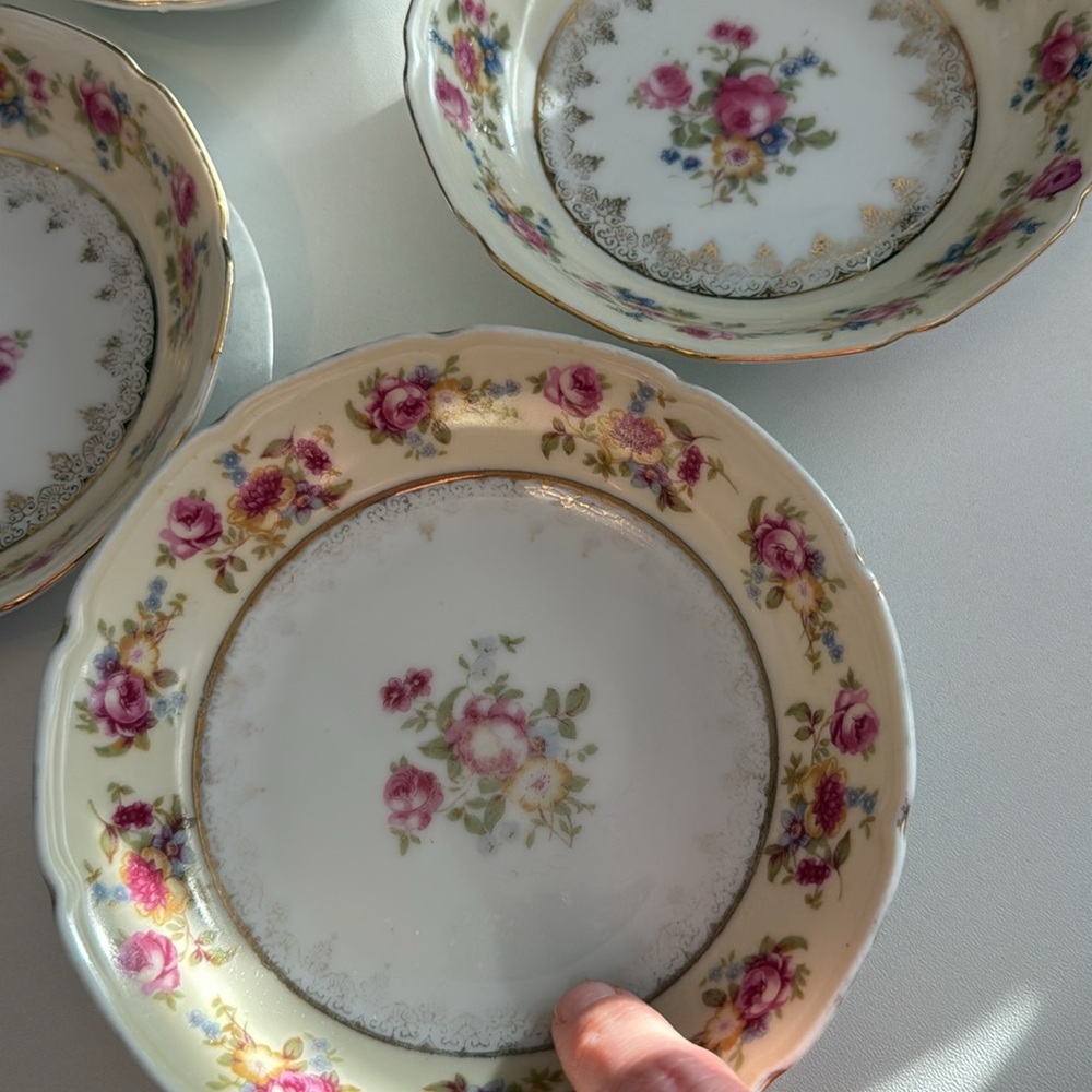 Vintage Gold Castle Japan Floral China Bowls Set of 4 - Cream and Pink - Picture 6 of 10